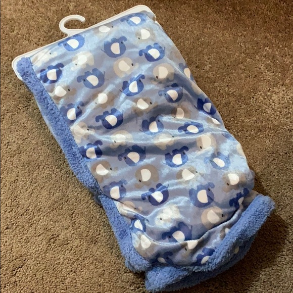 30” x 40” Blanket & Head Support Set - Picture 2 of 3